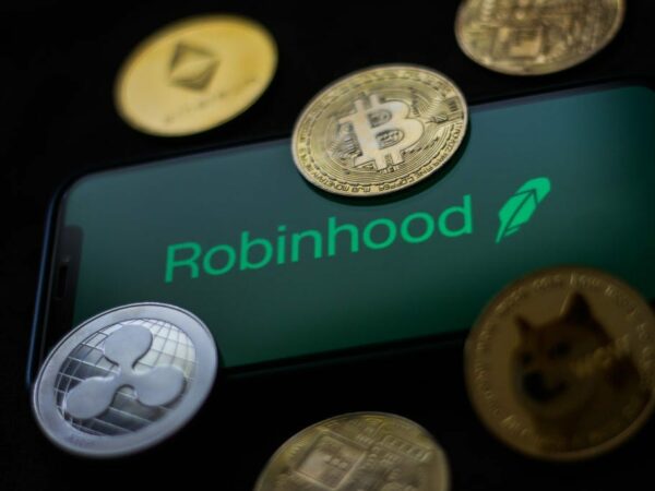 After crypto income falls by 3/4, Robinhood shares tank 10%