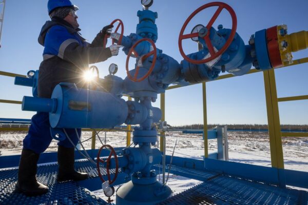As Russia keeps sizes capped, European gas costs jump 20%